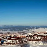 Semesteranläggning (resort) Life 4*