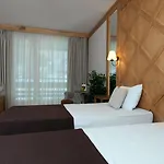 Semesteranläggning (resort) Life 4*